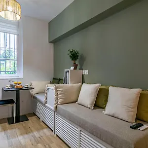 Design And Quiet On Wooded Courtyard ! Apartment Paris